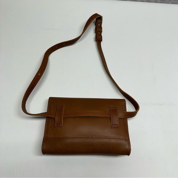 Portland Leather Tan waist bag or Crossbody Bag - Picture 2 of 8
